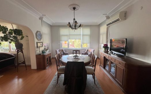 KANLICA’DA CENNET BAHÇESİ İÇİNDE MÜSTAKİL KARGİR EV