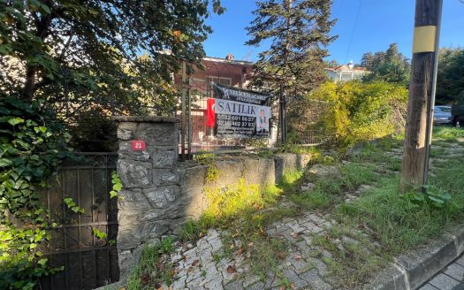 KANLICA’DA CENNET BAHÇESİ İÇİNDE MÜSTAKİL KARGİR EV