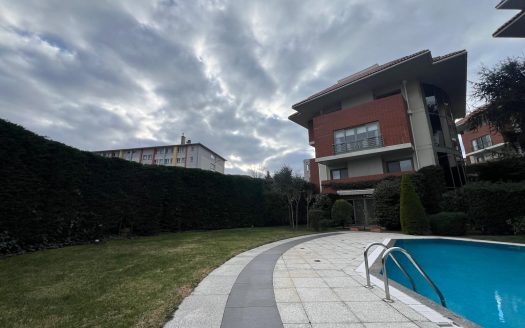 SOYAK KANDİLLİ’DE EN İYİ KONUMDA FULL DEKORASYONLU BAHÇE DUBLEKS